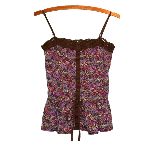 Sweet Country Looking Camisole - Picture 1 of 5